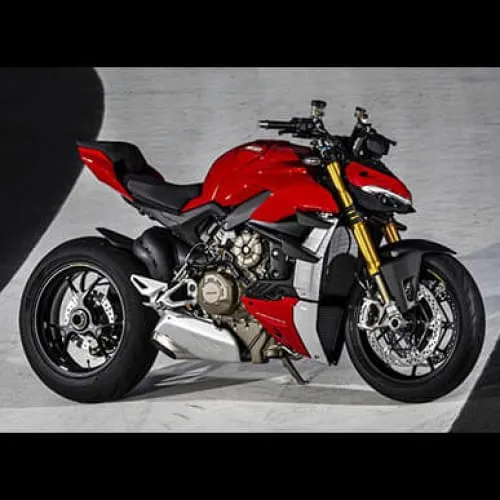 STREETFIGHTER-V4-und-PANIGALE-V2 STREETFIGHTER-V4-und-PANIGALE-V2